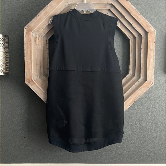 Nike sleeveless zip up jacket - Picture 4 of 4